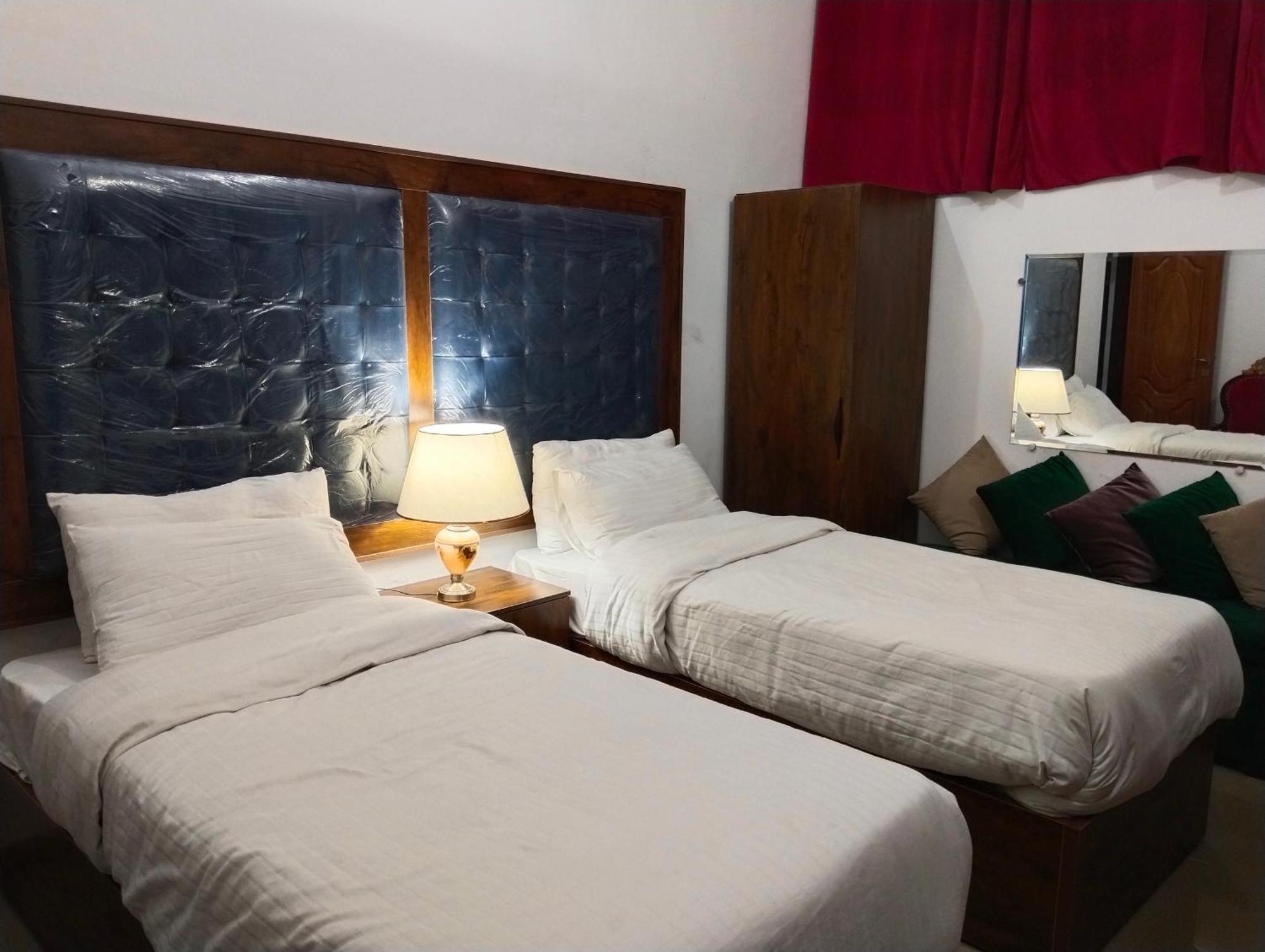 Family Guest House Lahore Near Airport Dış mekan fotoğraf